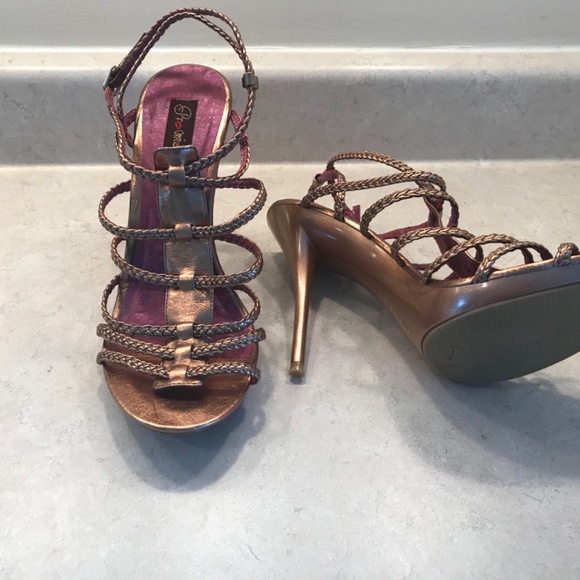 PROMISE Gold Sandals - Picture 2 of 2